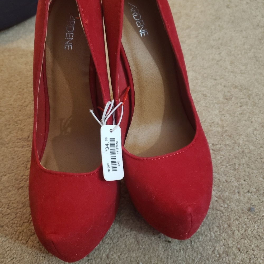 Red heels from ardenes